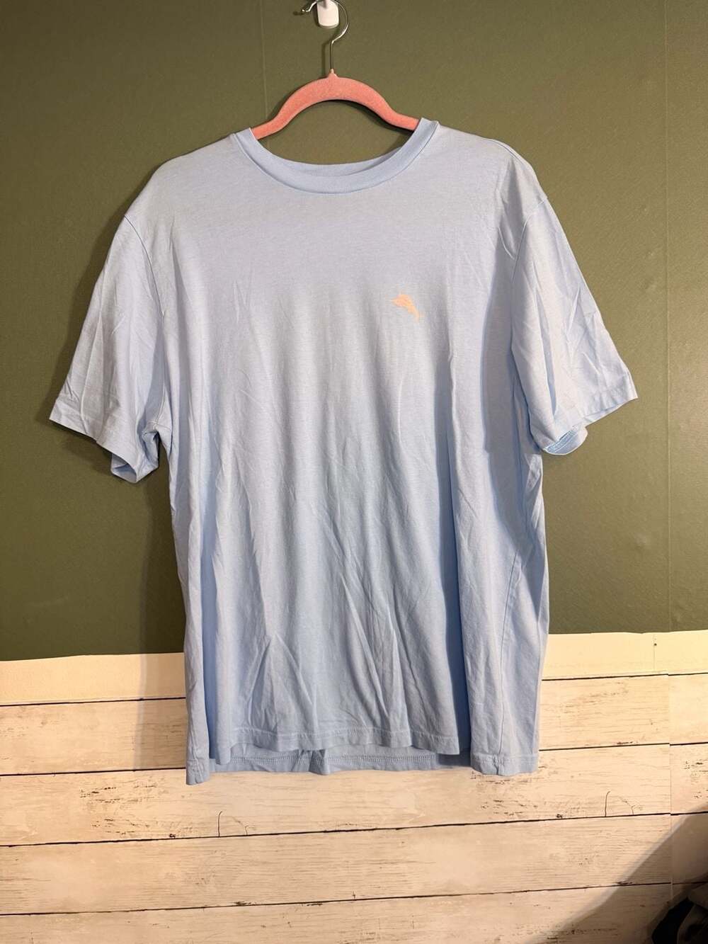Tommy Bahama Men’s Medium Live The Island Life Graphic Sunset T-Shirt Light Blue